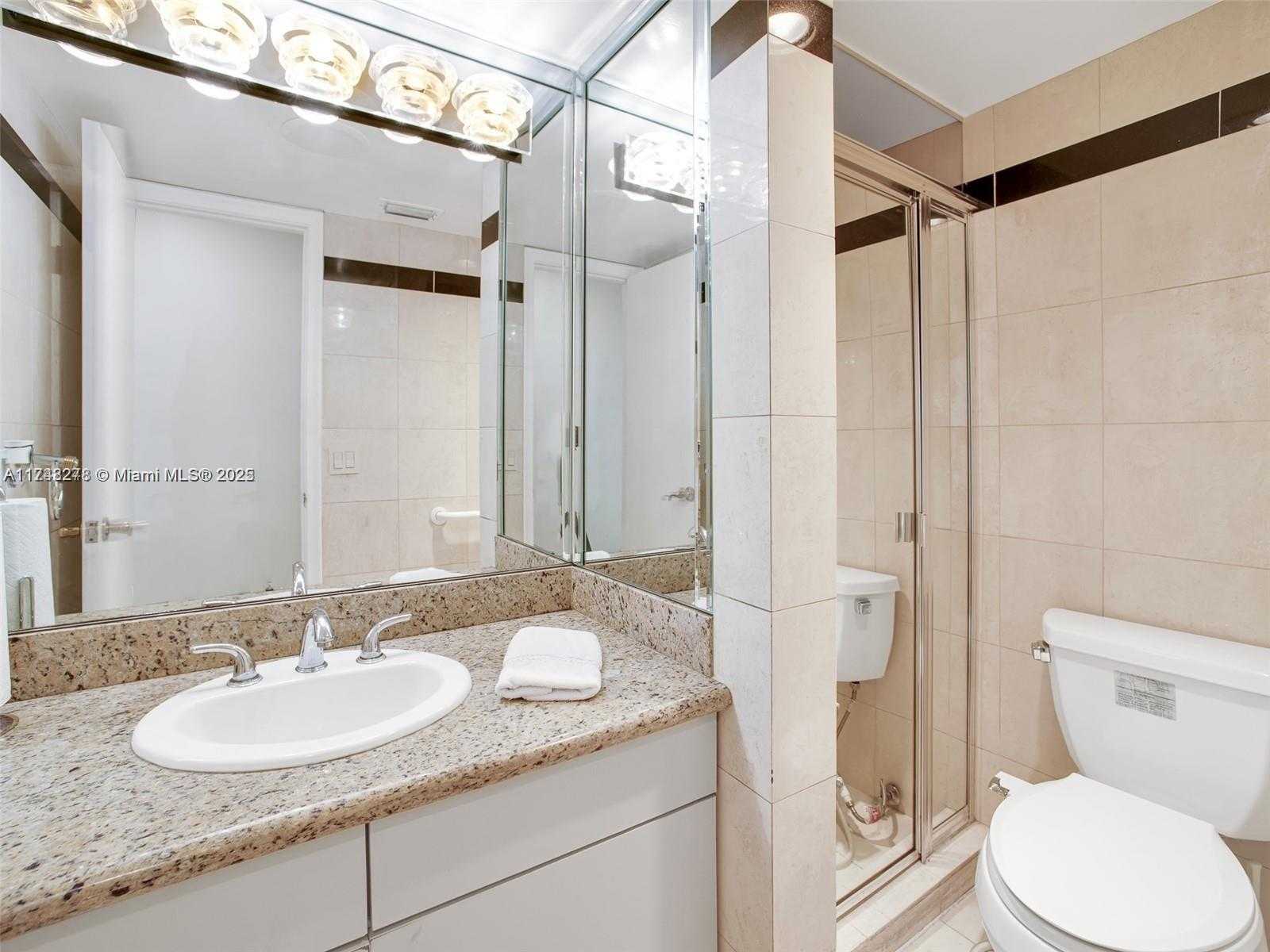 Small Image of 219 POINCIANA DR #209, Sunny Isles Beach Number 4