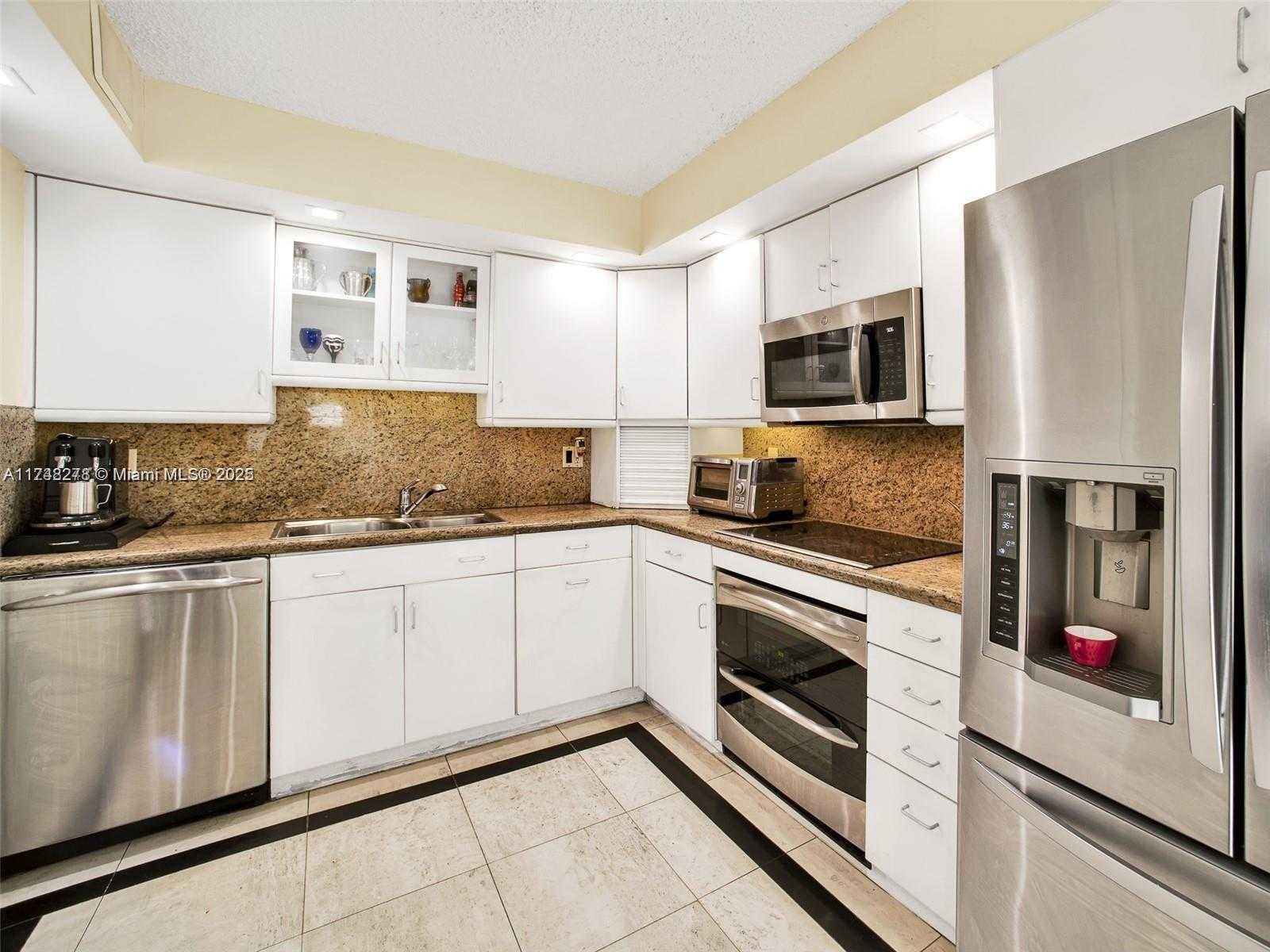 Small Image of 219 POINCIANA DR #209, Sunny Isles Beach Number 7