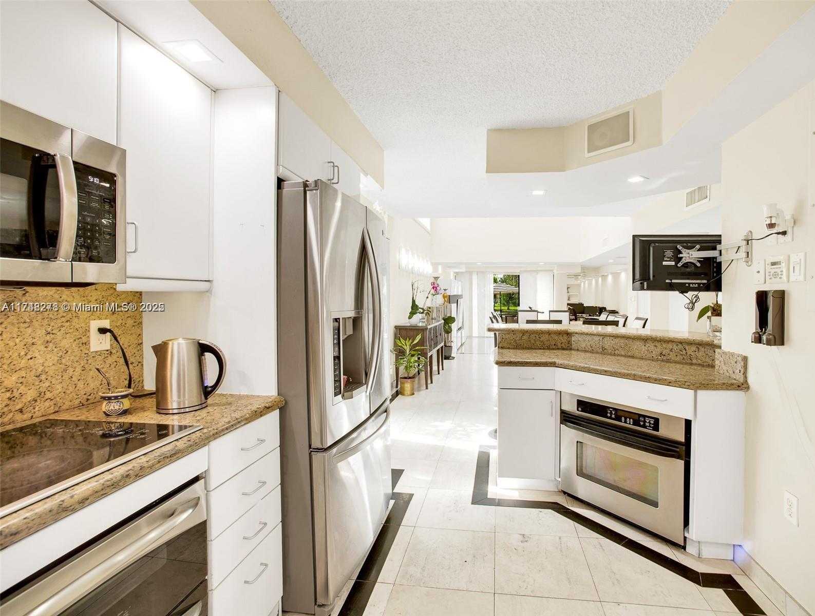 Small Image of 219 POINCIANA DR #209, Sunny Isles Beach Number 8
