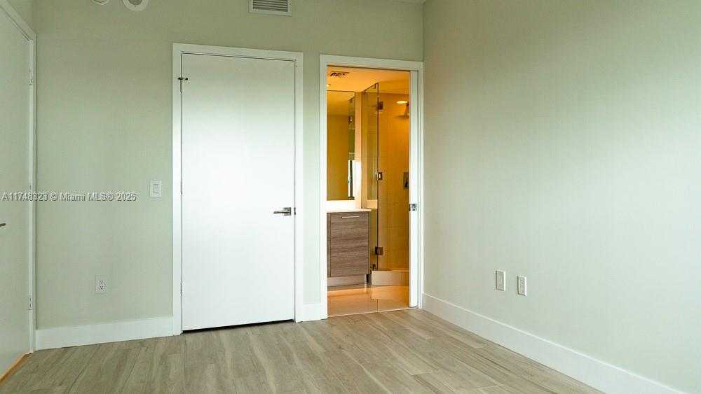 Small Image of 650 NORTH EAST 32ND ST #2105, Miami Number 12