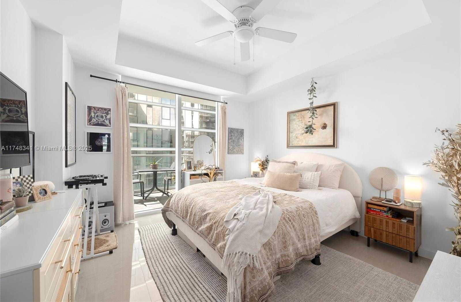 Small Image of 300 SOUTH BISCAYNE BLVD #T-3604, Miami Number 12