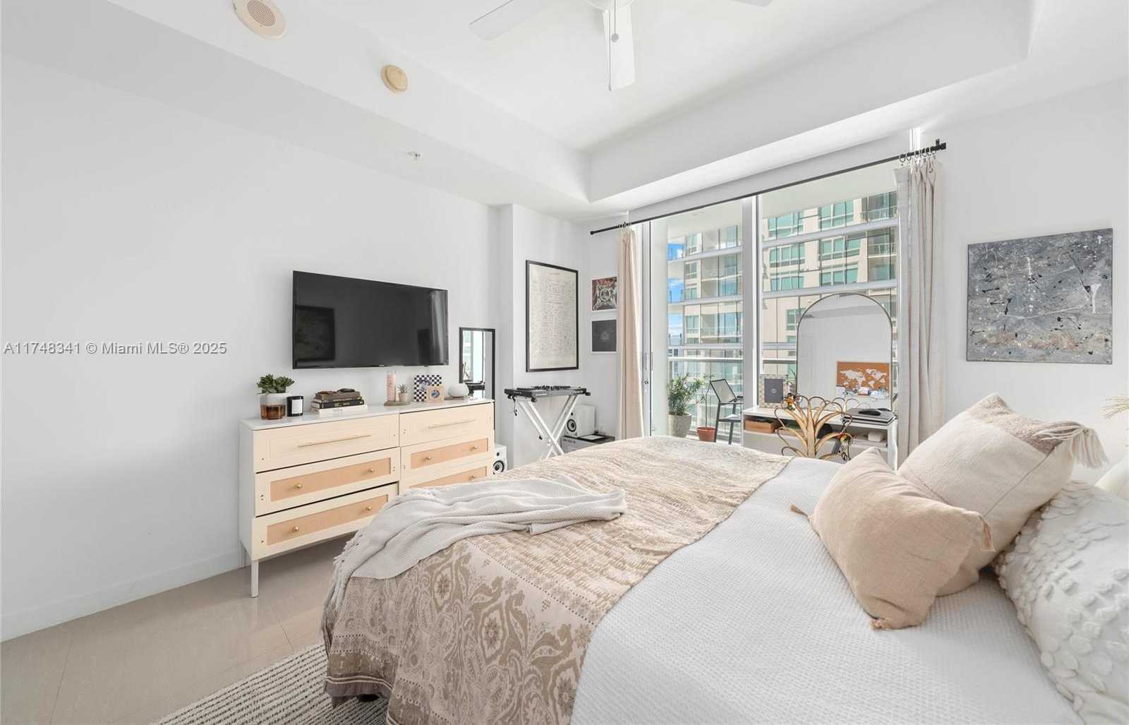 Small Image of 300 SOUTH BISCAYNE BLVD #T-3604, Miami Number 13