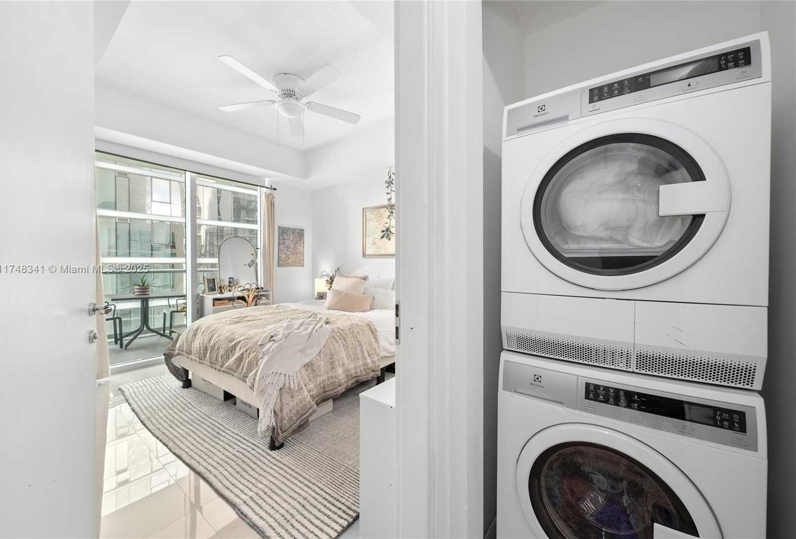 Small Image of 300 SOUTH BISCAYNE BLVD #T-3604, Miami Number 14