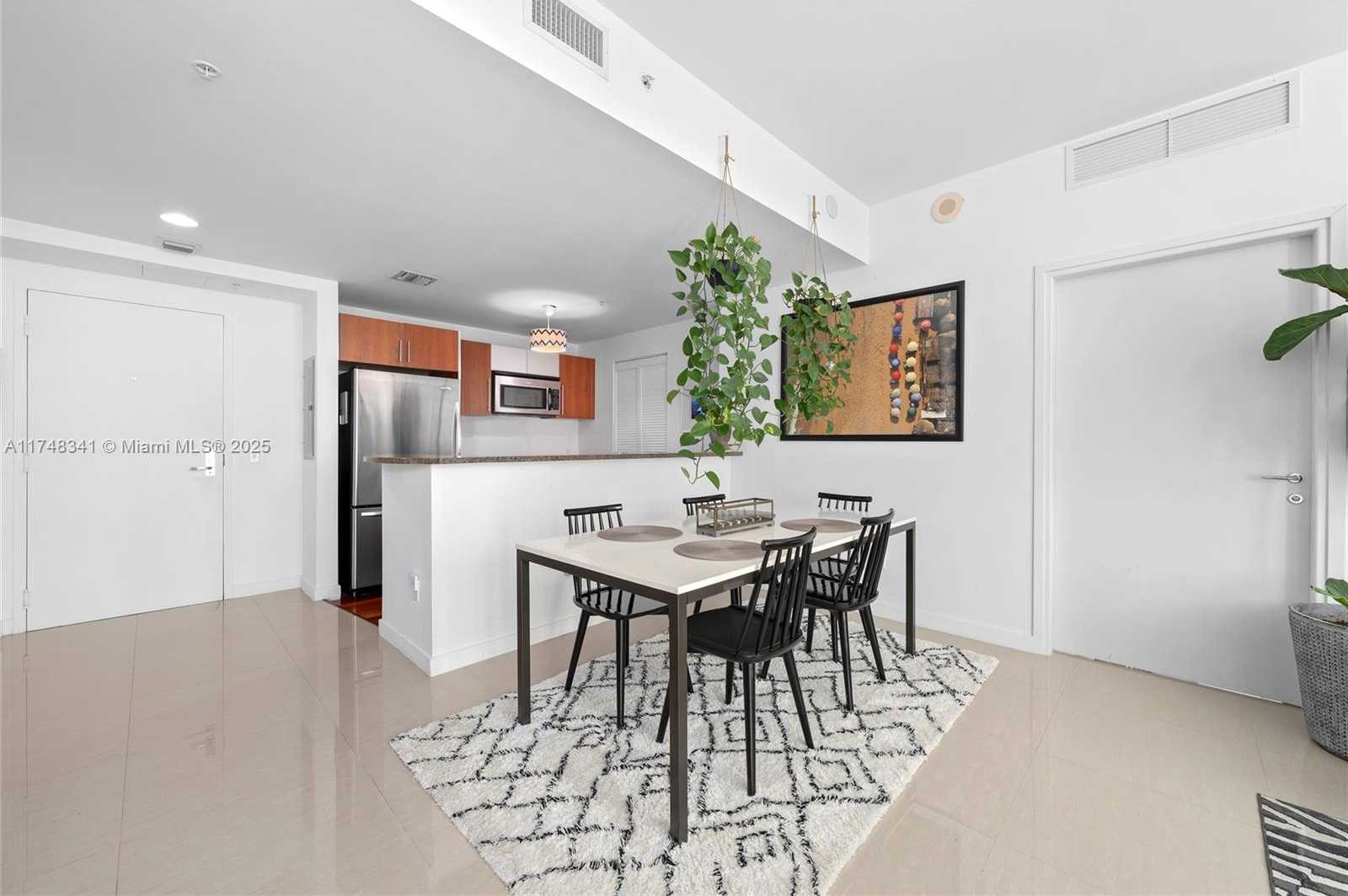 Small Image of 300 SOUTH BISCAYNE BLVD #T-3604, Miami Number 3