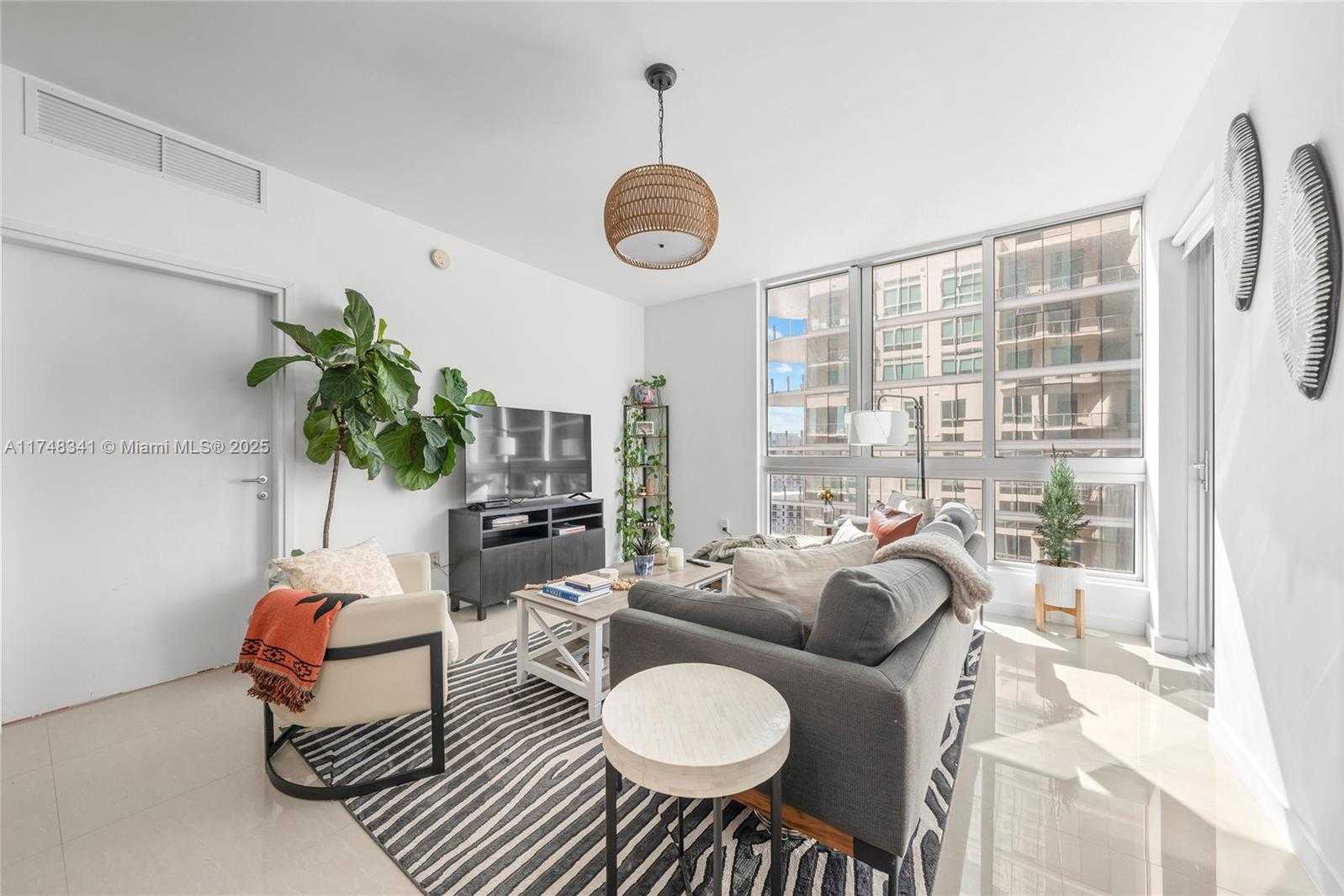 Small Image of 300 SOUTH BISCAYNE BLVD #T-3604, Miami Number 6
