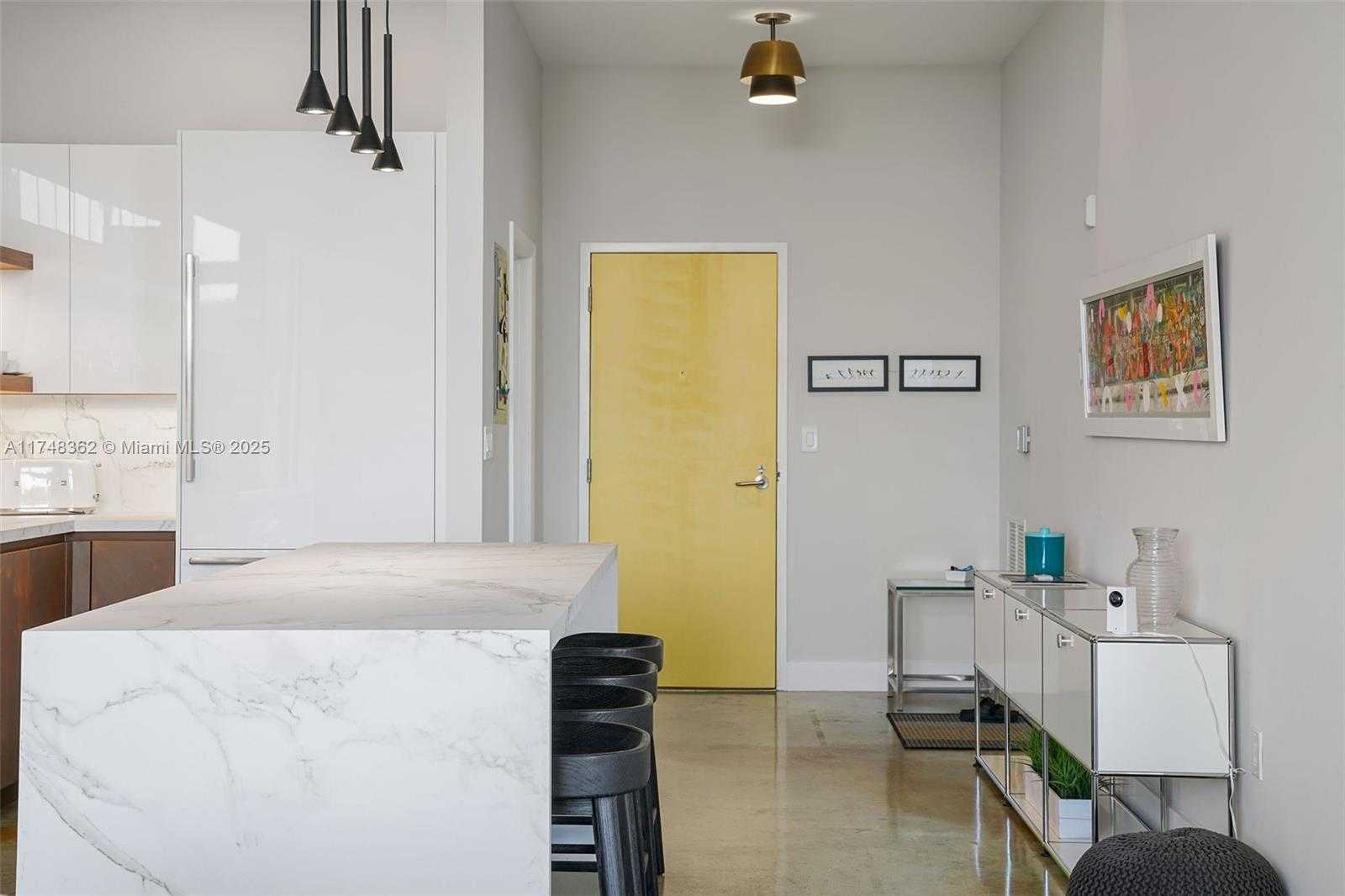 Small Image of 2001 MERIDIAN AVE #509, Miami Beach Number 18