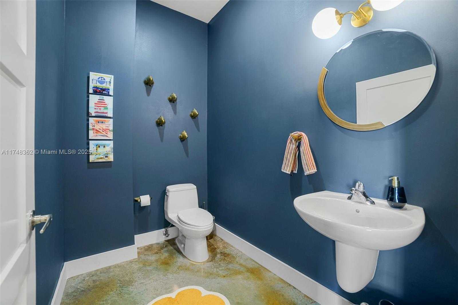Small Image of 2001 MERIDIAN AVE #509, Miami Beach Number 32