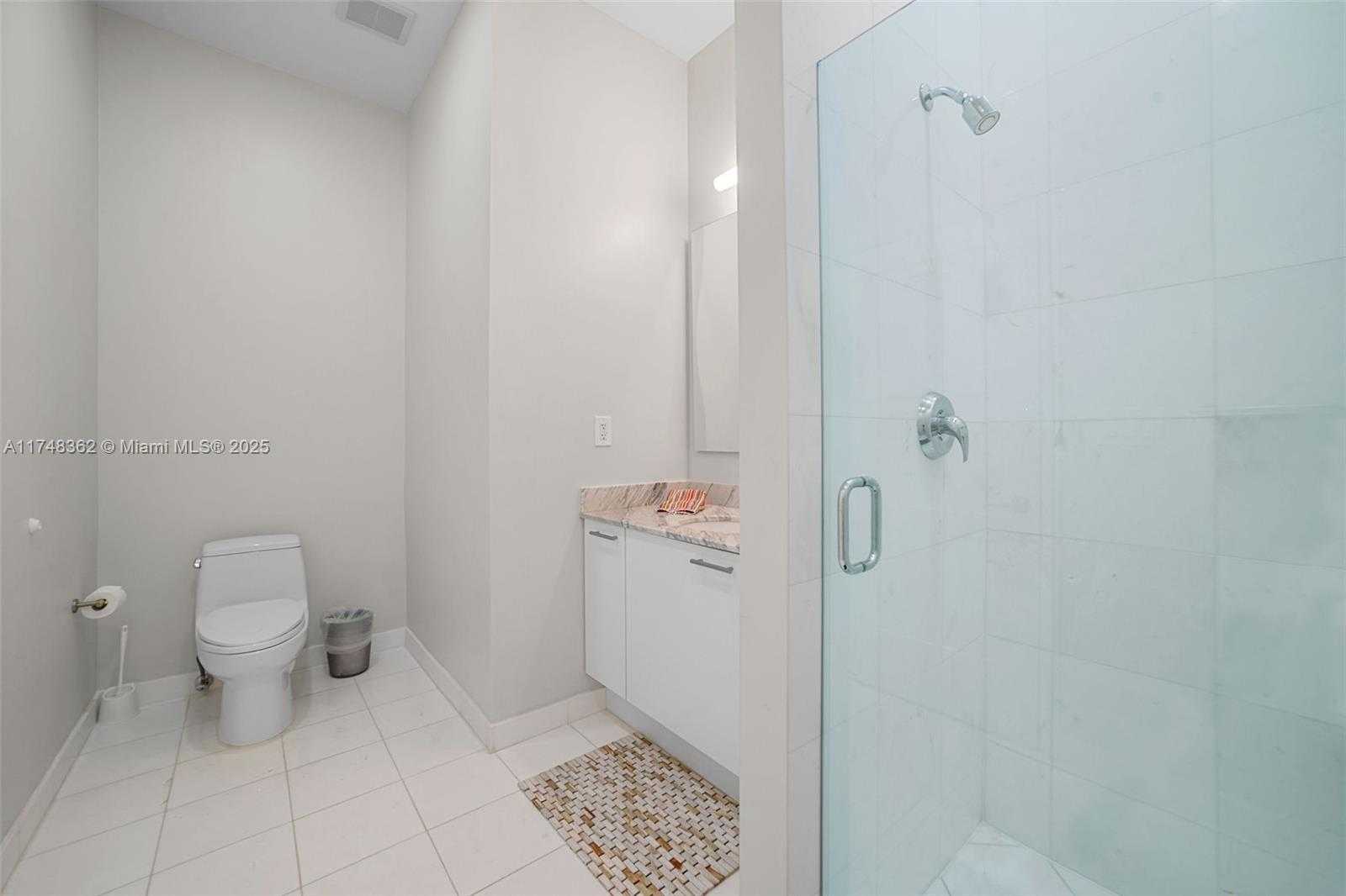 Small Image of 2001 MERIDIAN AVE #509, Miami Beach Number 33
