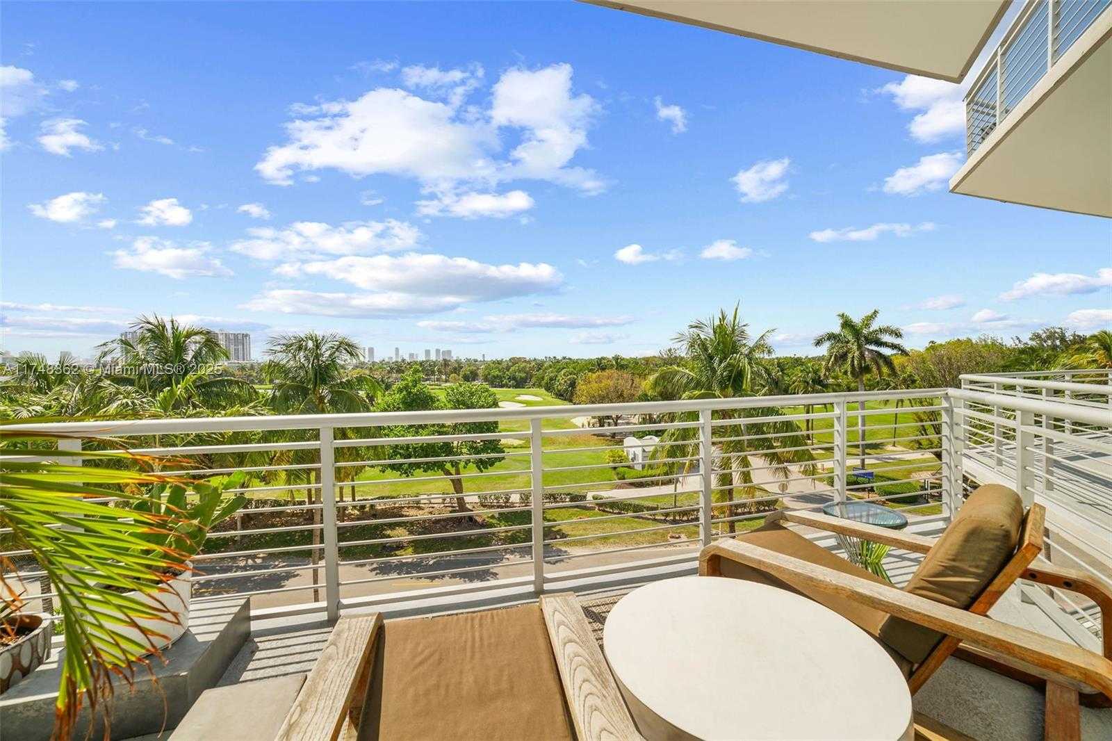 Small Image of 2001 MERIDIAN AVE #509, Miami Beach Number 36