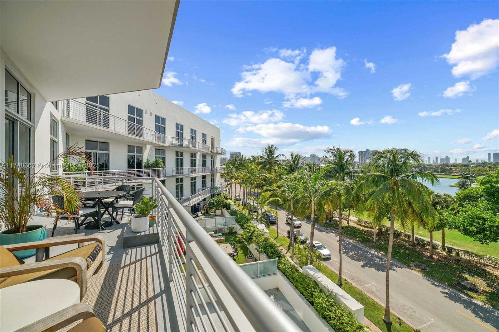 Small Image of 2001 MERIDIAN AVE #509, Miami Beach Number 38