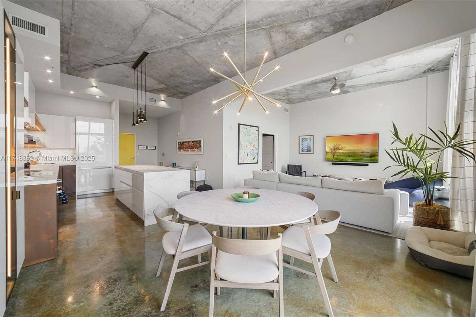 Small Image of 2001 MERIDIAN AVE #509, Miami Beach Number 7