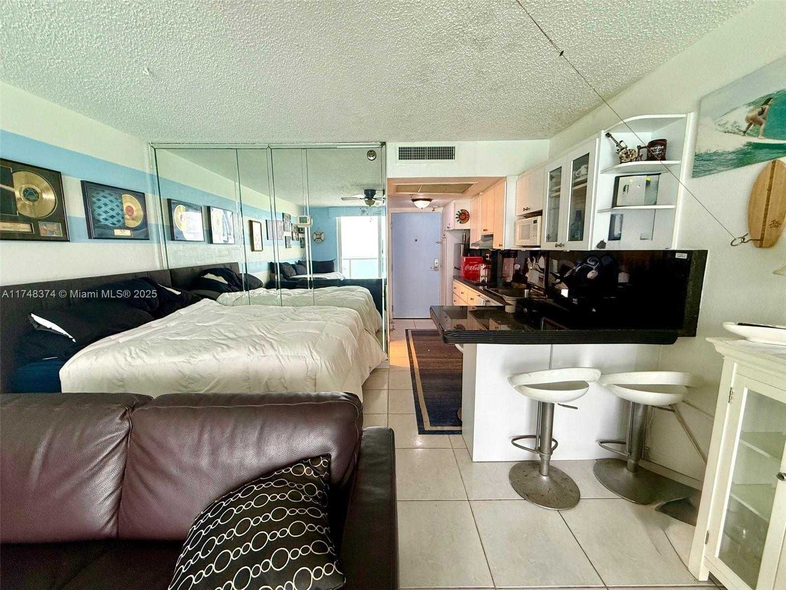 Small Image of 19201 COLLINS AVE #1015, Sunny Isles Beach Number 13