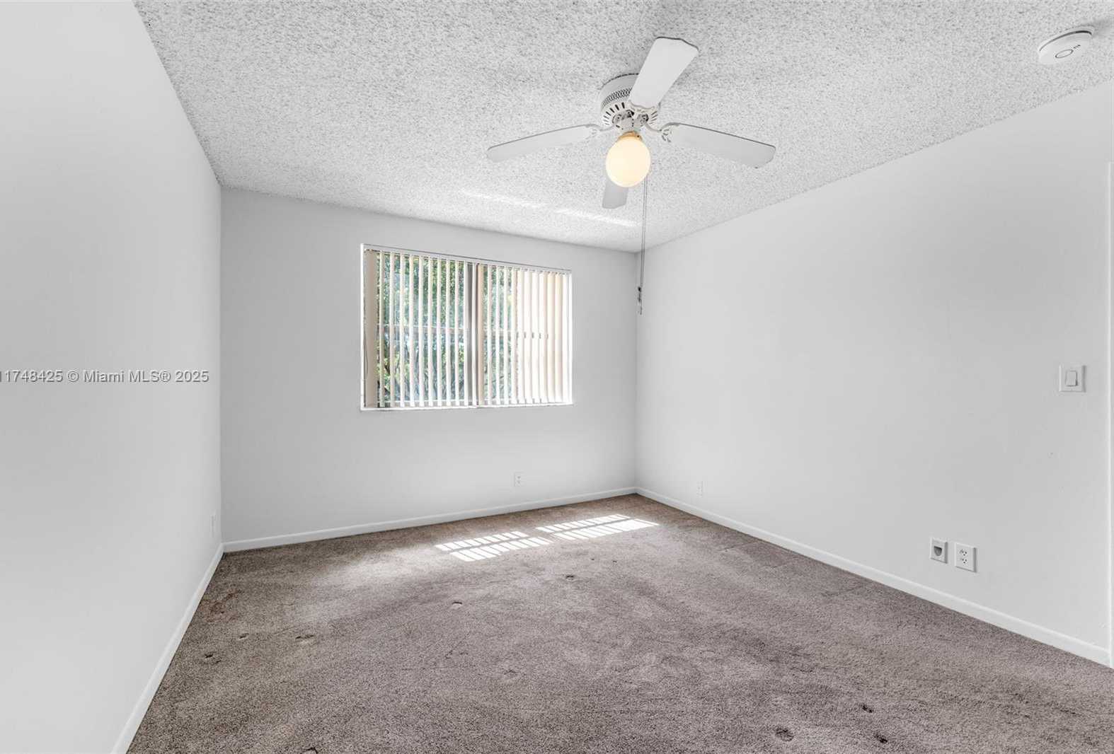 Small Image of 8180 GENEVA CT #325, Doral Number 10