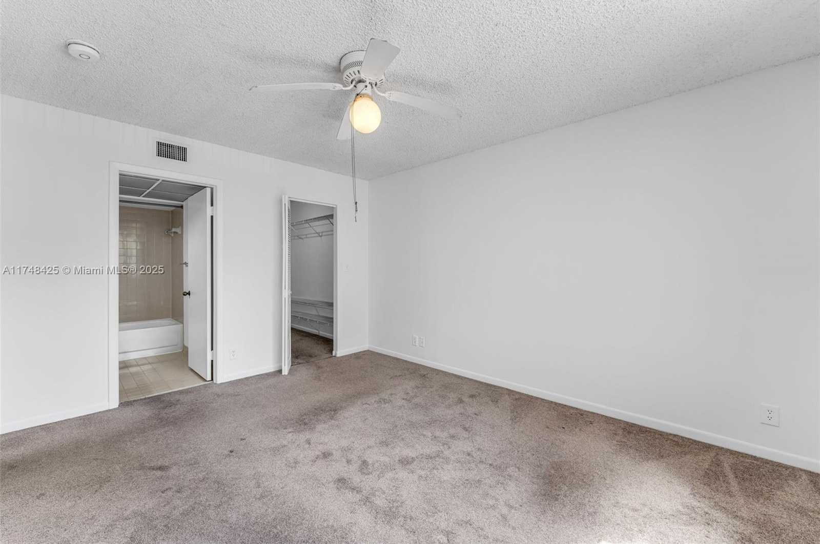 Small Image of 8180 GENEVA CT #325, Doral Number 11