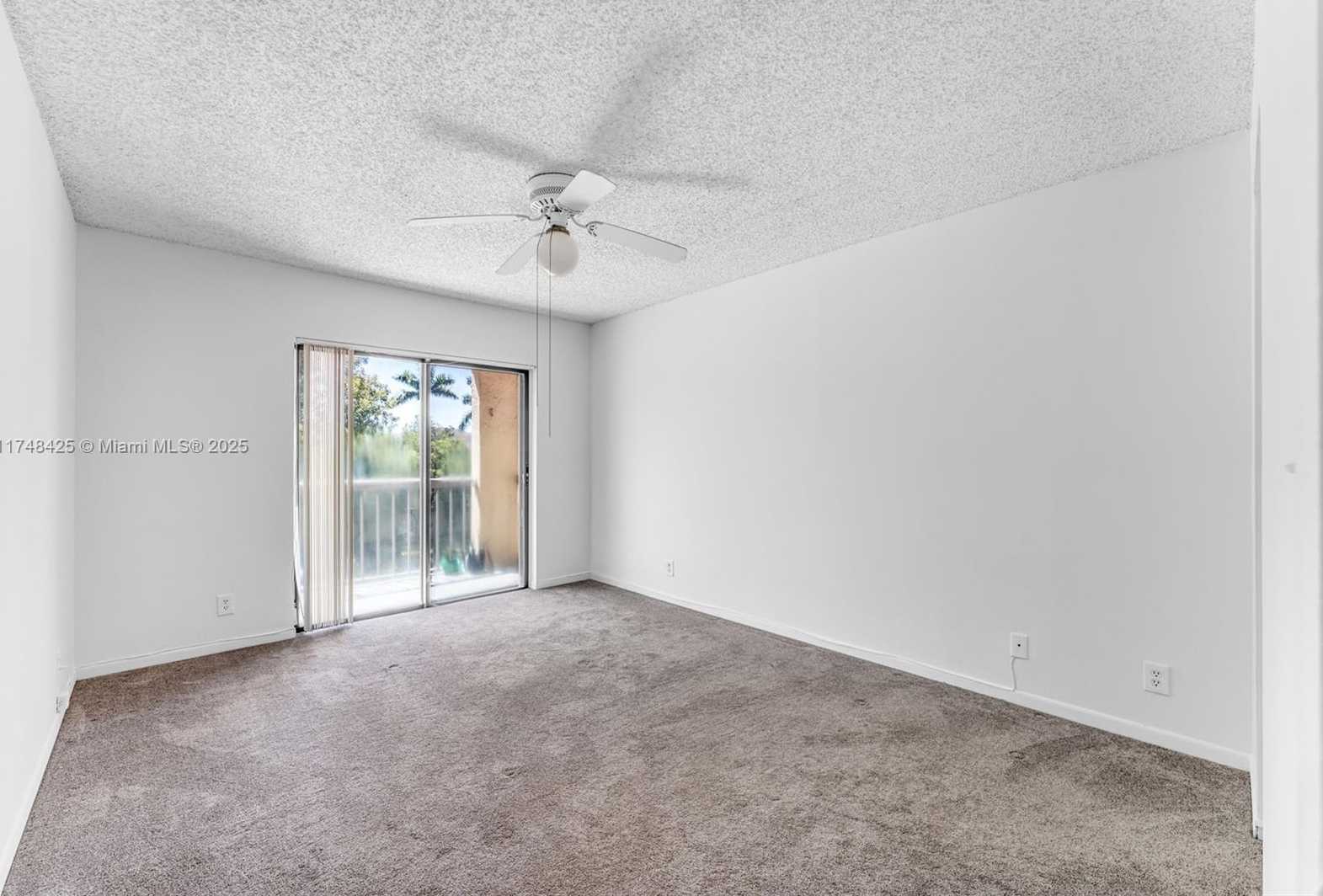 Small Image of 8180 GENEVA CT #325, Doral Number 13