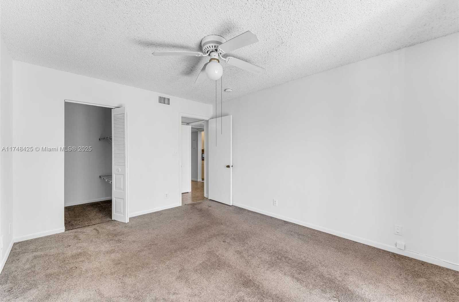 Small Image of 8180 GENEVA CT #325, Doral Number 15