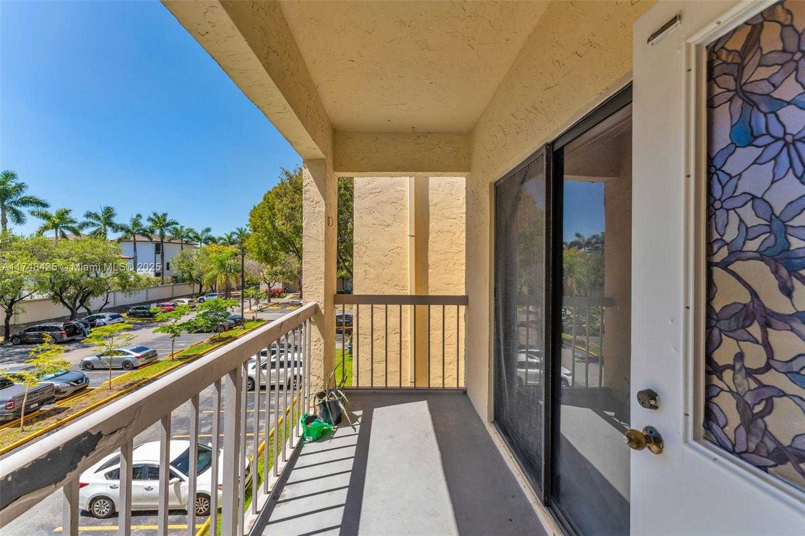 Small Image of 8180 GENEVA CT #325, Doral Number 23