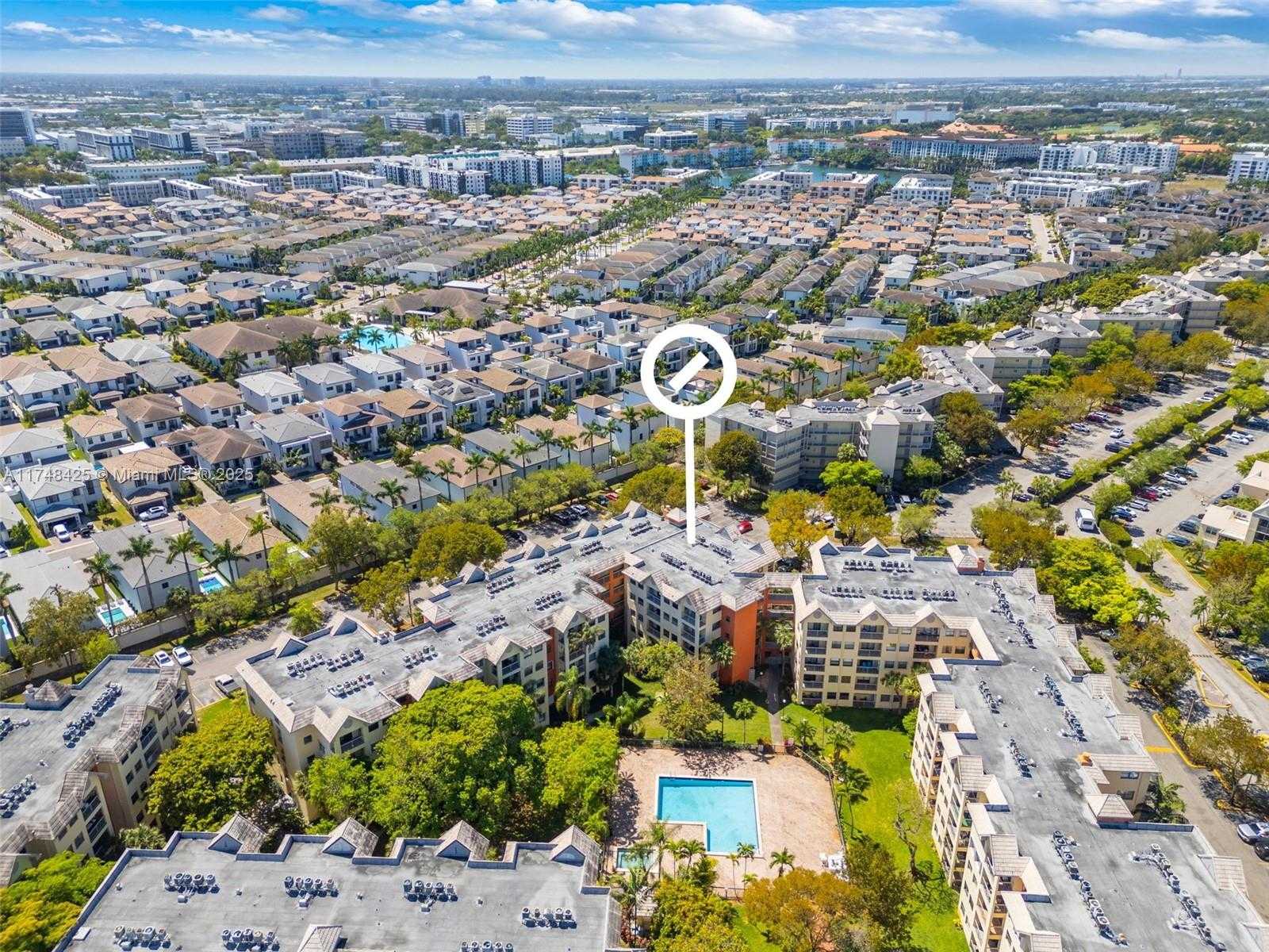 Small Image of 8180 GENEVA CT #325, Doral Number 32