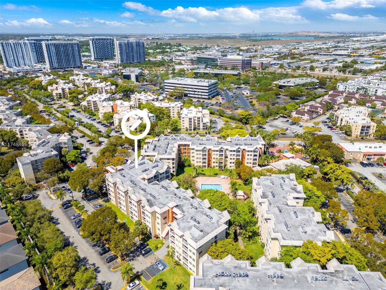 Small Image of 8180 GENEVA CT #325, Doral Number 34