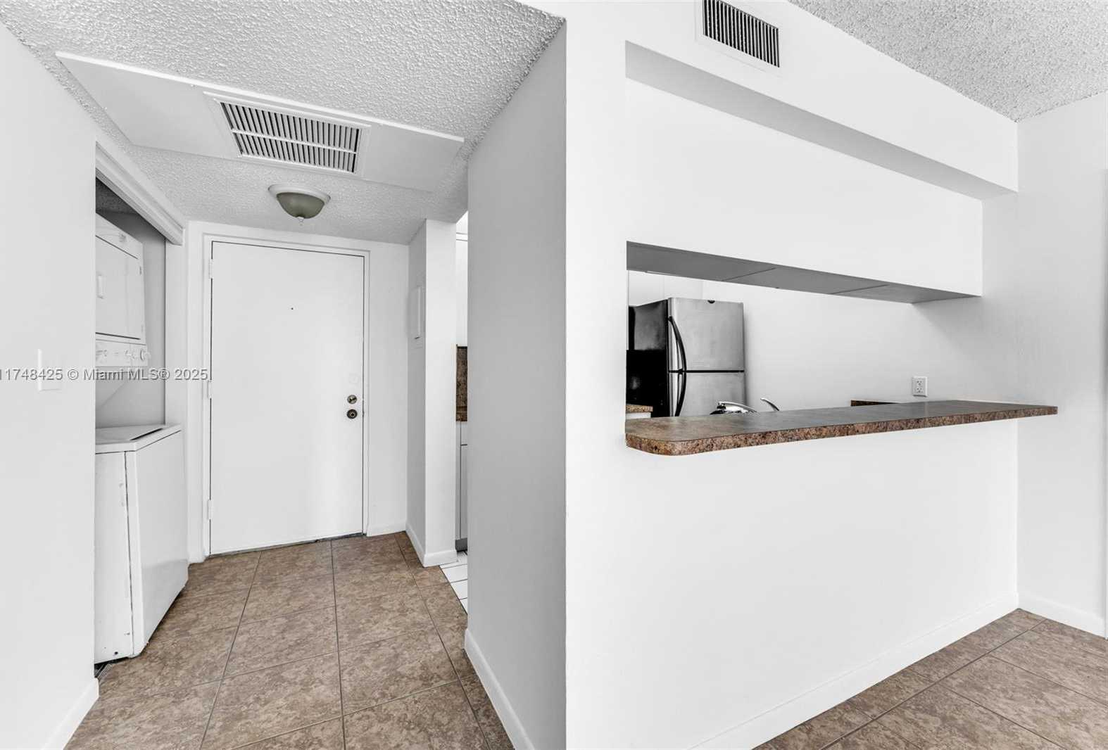 Small Image of 8180 GENEVA CT #325, Doral Number 7