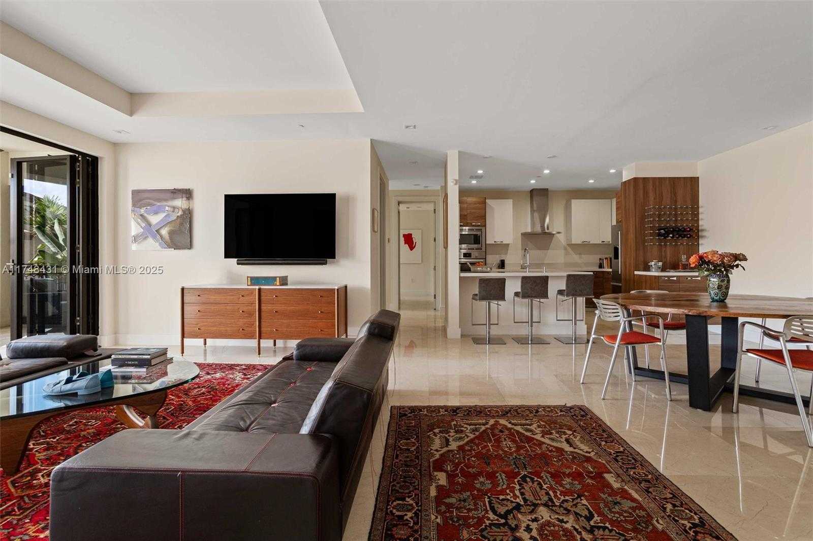 Small Image of 718 VALENCIA AVE #207, Coral Gables Number 2