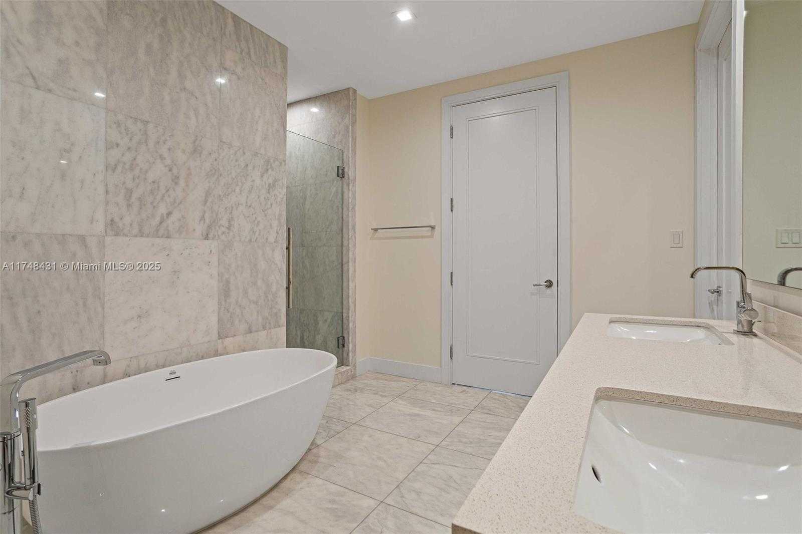 Small Image of 718 VALENCIA AVE #207, Coral Gables Number 25