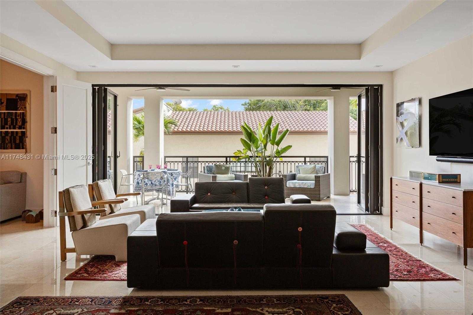 Small Image of 718 VALENCIA AVE #207, Coral Gables Number 3