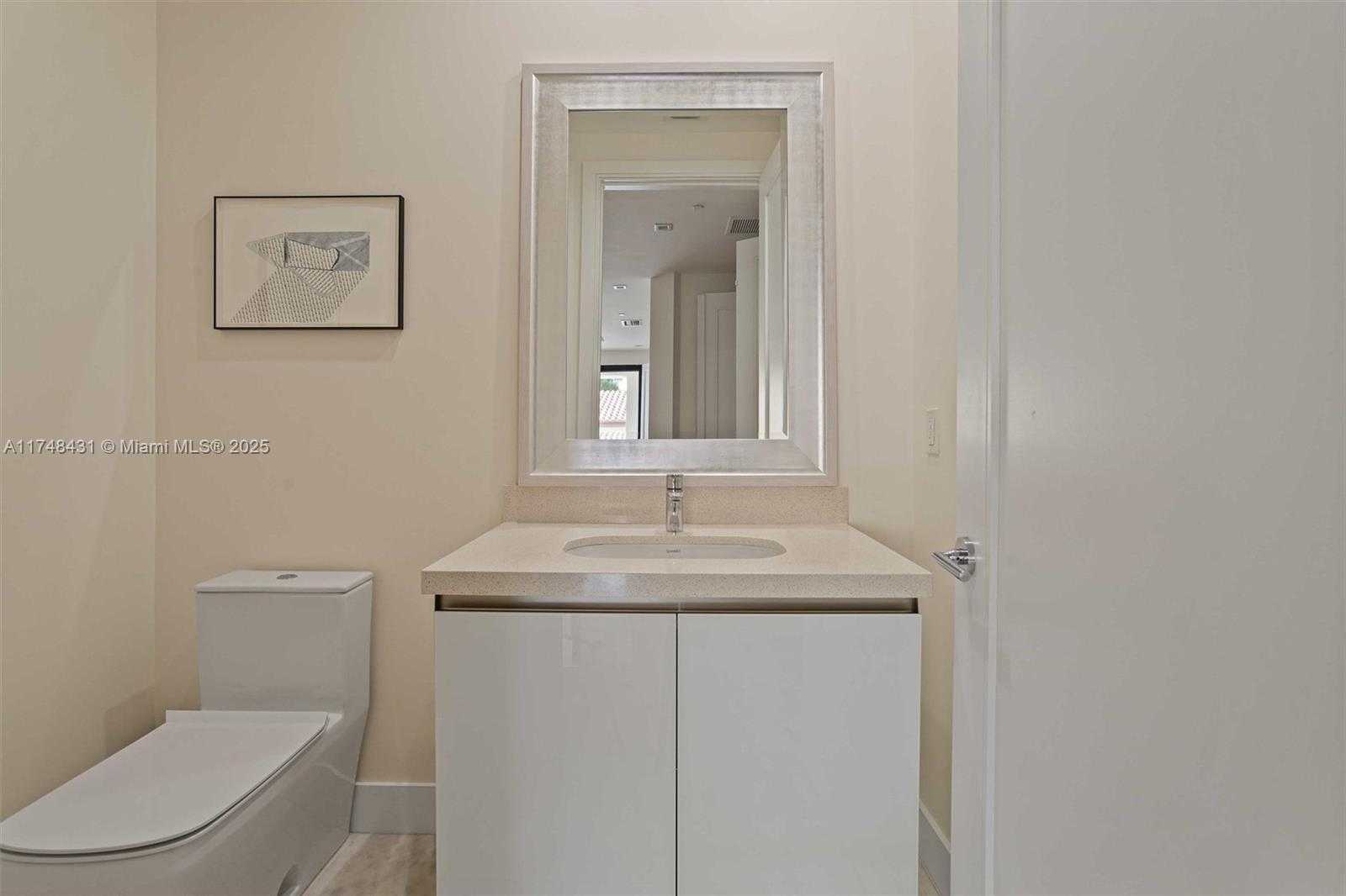 Small Image of 718 VALENCIA AVE #207, Coral Gables Number 30