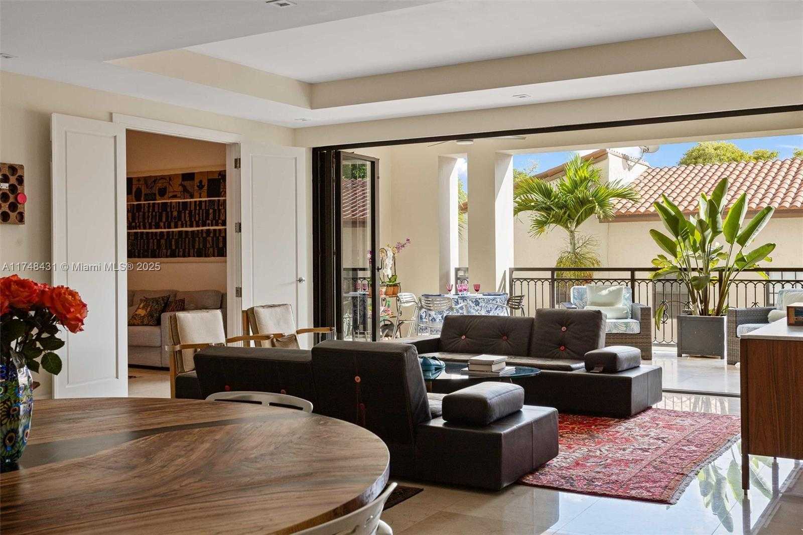 Small Image of 718 VALENCIA AVE #207, Coral Gables Number 4