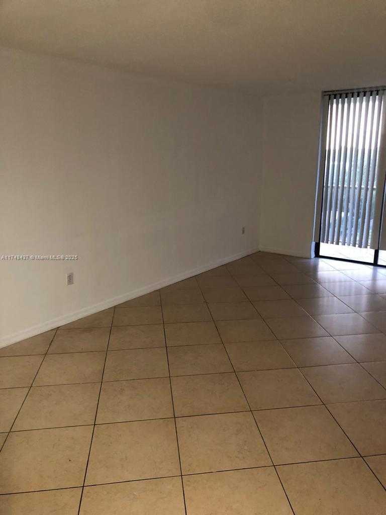 Small Image of 16950 WEST DIXIE HWY A631 HWY #631, North Miami Beach Number 5