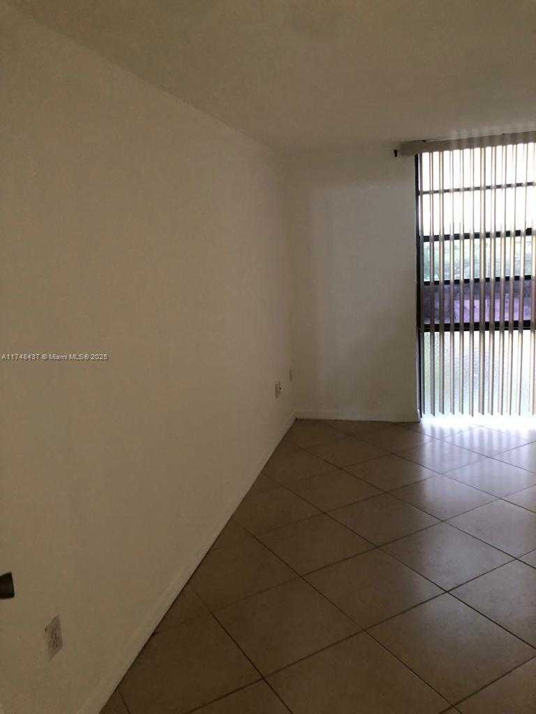 Small Image of 16950 WEST DIXIE HWY A631 HWY #631, North Miami Beach Number 8