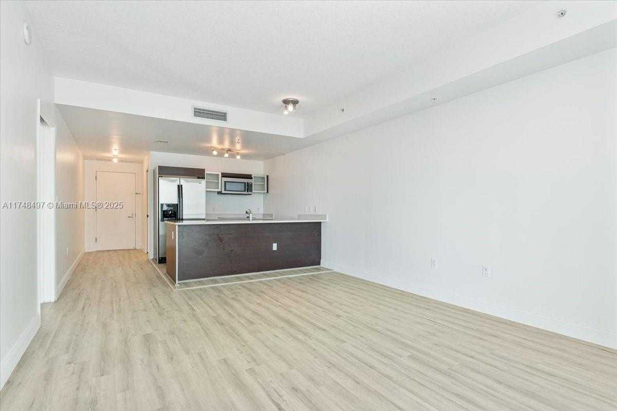 Small Image of 1900 NORTH BAYSHORE DR #1509, Miami Number 11