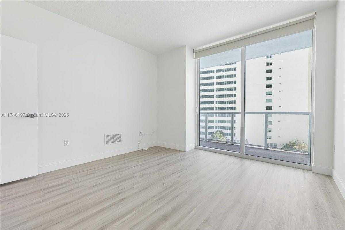 Small Image of 1900 NORTH BAYSHORE DR #1509, Miami Number 21