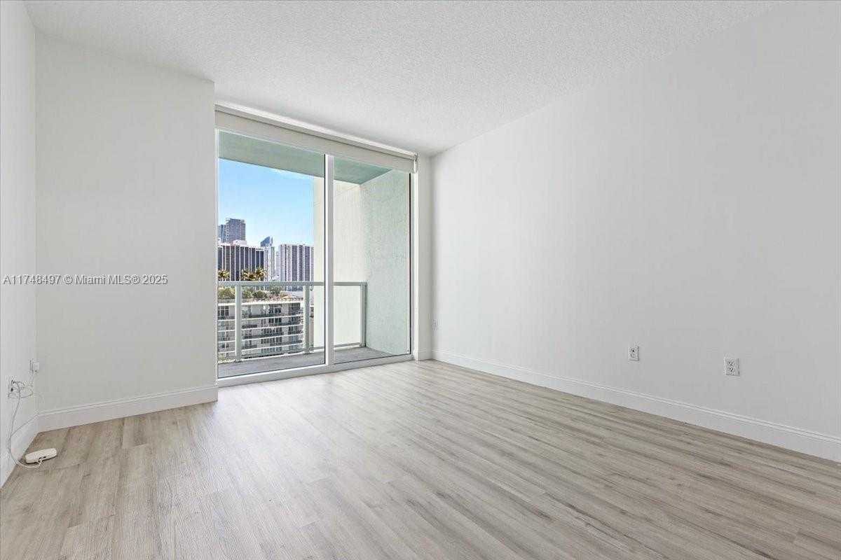 Small Image of 1900 NORTH BAYSHORE DR #1509, Miami Number 22