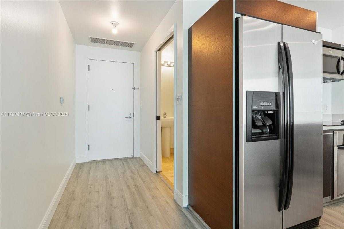 Small Image of 1900 NORTH BAYSHORE DR #1509, Miami Number 6