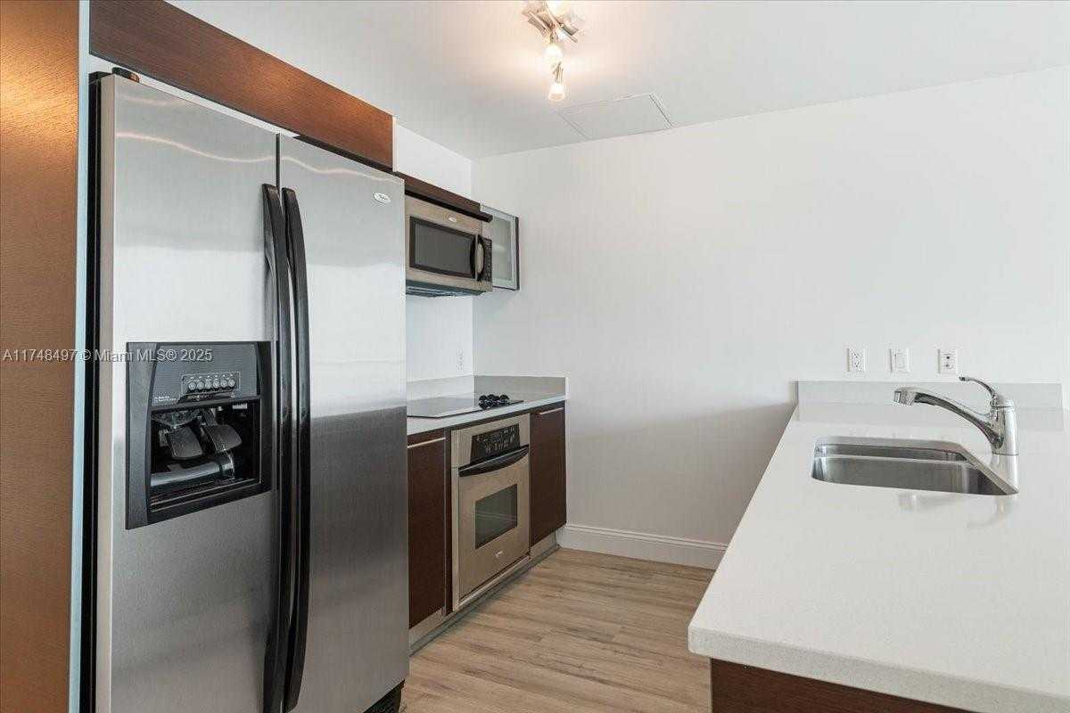 Small Image of 1900 NORTH BAYSHORE DR #1509, Miami Number 7