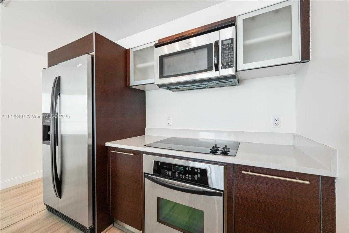 Small Image of 1900 NORTH BAYSHORE DR #1509, Miami Number 8