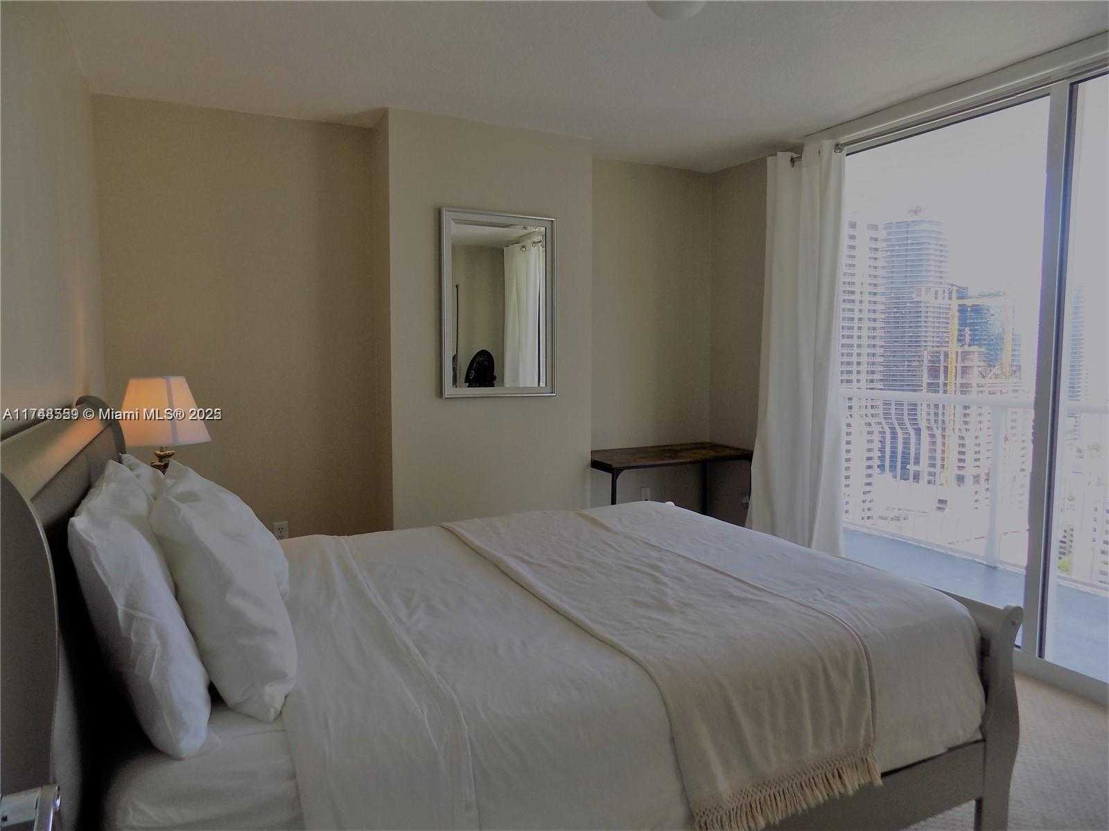 Small Image of 1200 BRICKELL BAY DR #3924, Miami Number 11