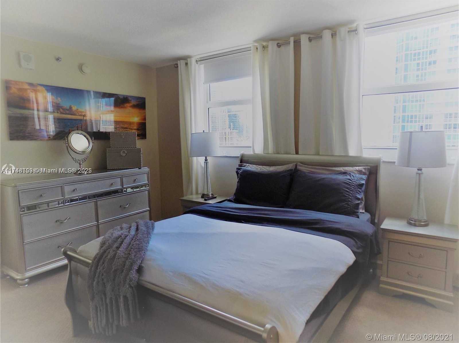 Small Image of 1200 BRICKELL BAY DR #3924, Miami Number 12
