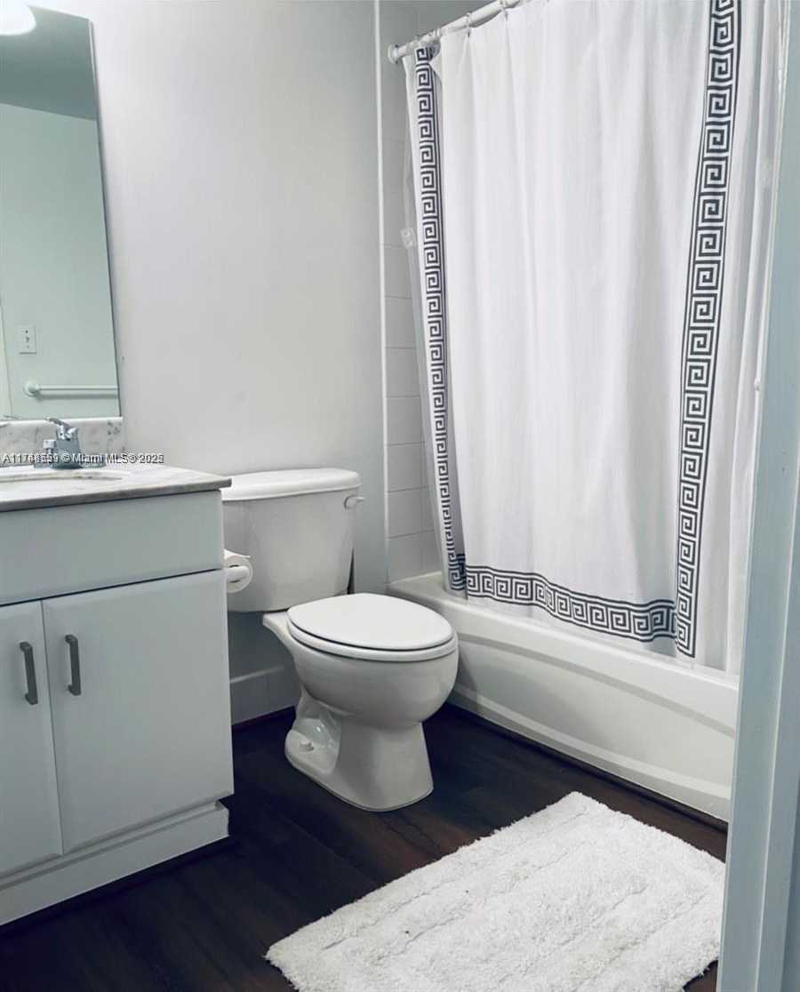 Small Image of 1200 BRICKELL BAY DR #3924, Miami Number 14