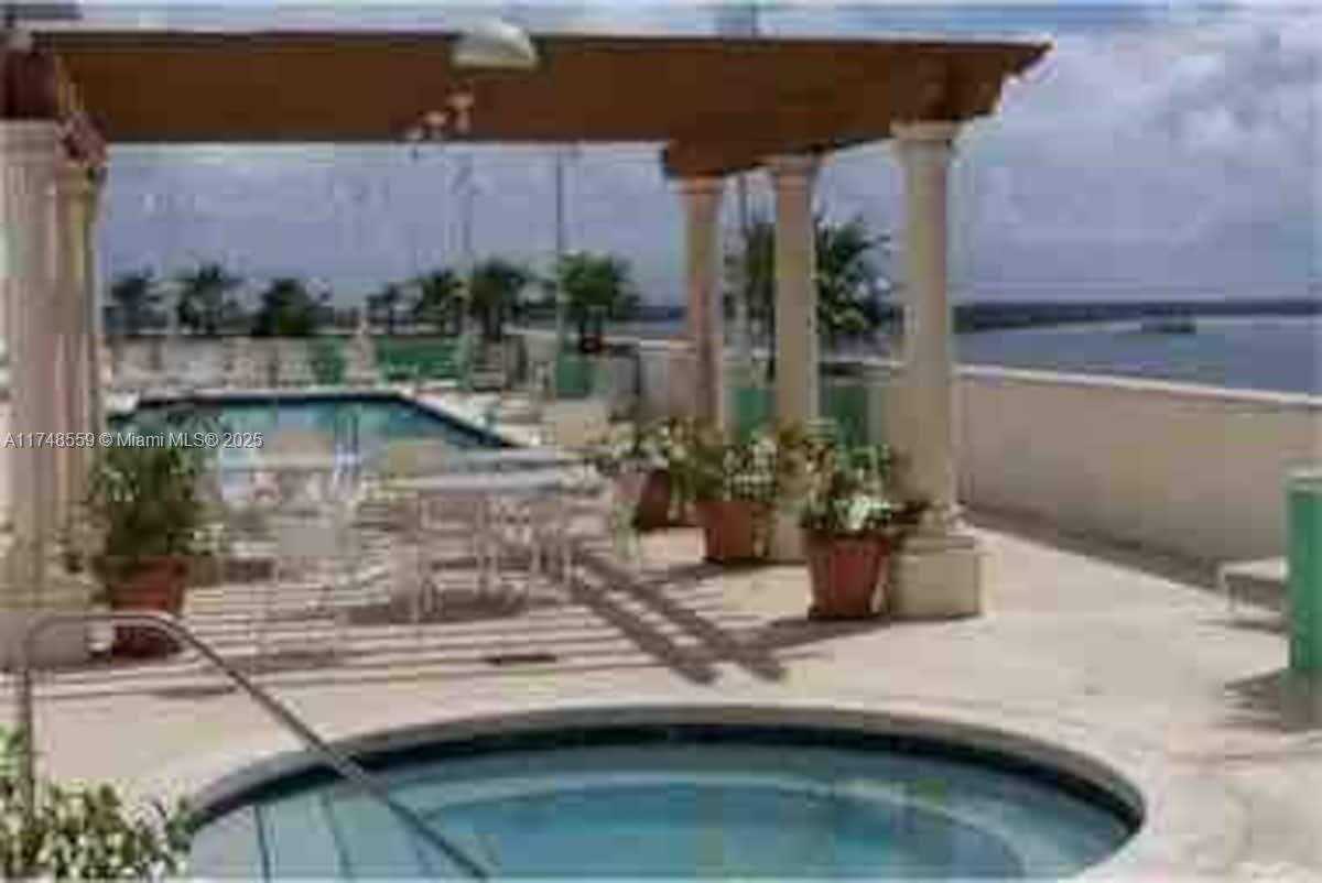 Small Image of 1200 BRICKELL BAY DR #3924, Miami Number 18