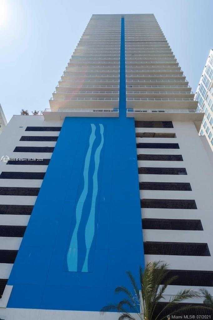 Small Image of 1200 BRICKELL BAY DR #3924, Miami Number 2
