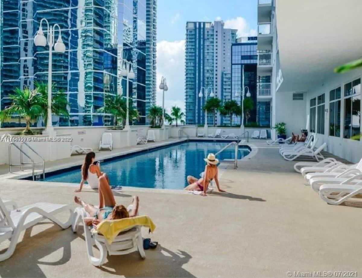 Small Image of 1200 BRICKELL BAY DR #3924, Miami Number 21