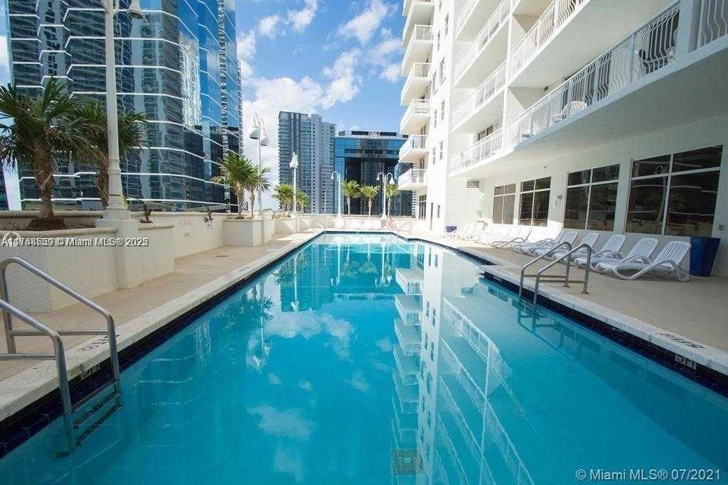 Small Image of 1200 BRICKELL BAY DR #3924, Miami Number 3