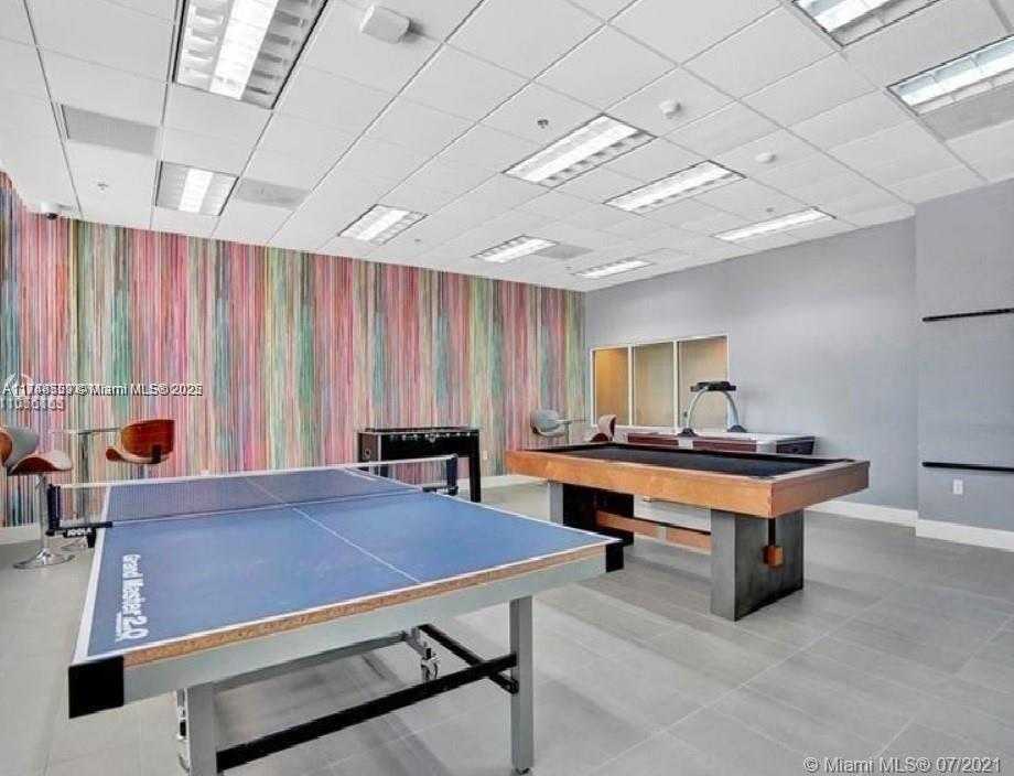 Small Image of 1200 BRICKELL BAY DR #3924, Miami Number 6