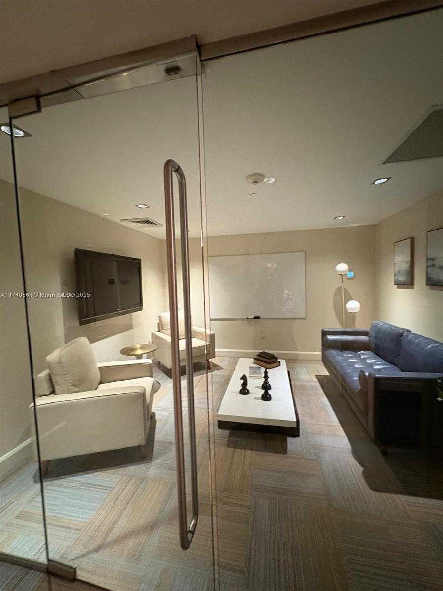 Small Image of 950 BRICKELL BAY DR #2308, Miami Number 20