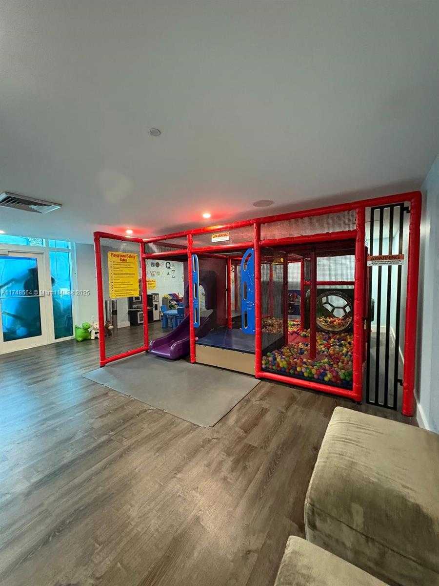 Small Image of 950 BRICKELL BAY DR #2308, Miami Number 21