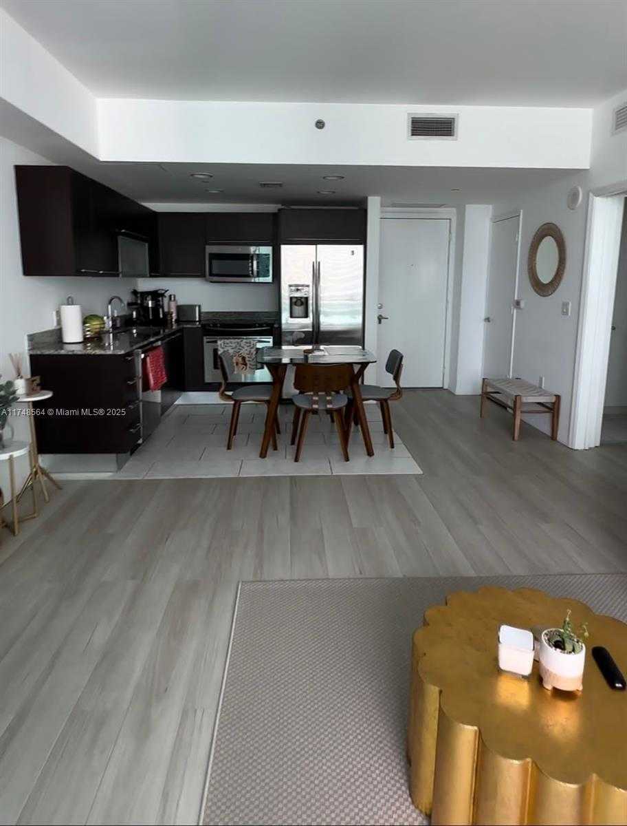Small Image of 950 BRICKELL BAY DR #2308, Miami Number 26