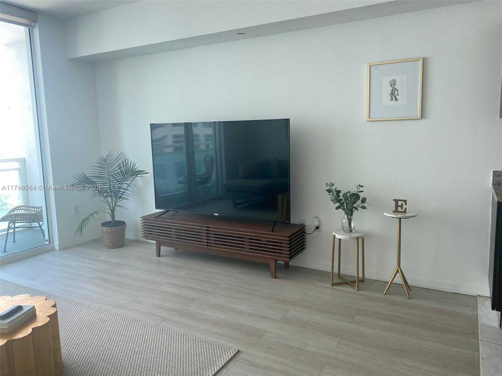 Small Image of 950 BRICKELL BAY DR #2308, Miami Number 27