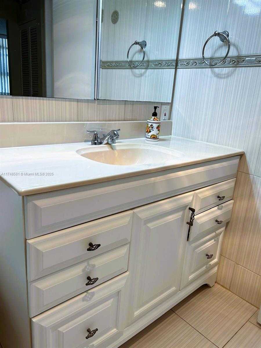Small Image of 942 NORTH EAST 199TH ST #3E, Miami Number 12